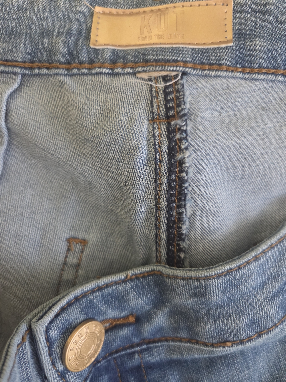 Kut from the Kloth Light Blue Denim Capri Women's Jeans 18 - Picture 4 of 6